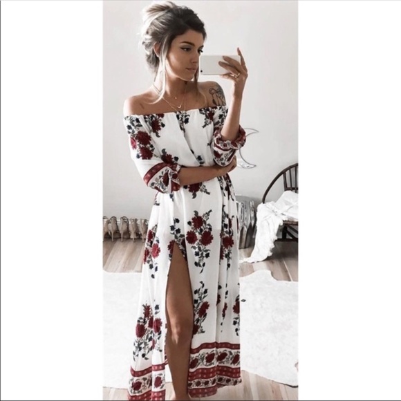 boutique Dresses & Skirts - NEW Floral Off The Shoulder Maxi Size XL
